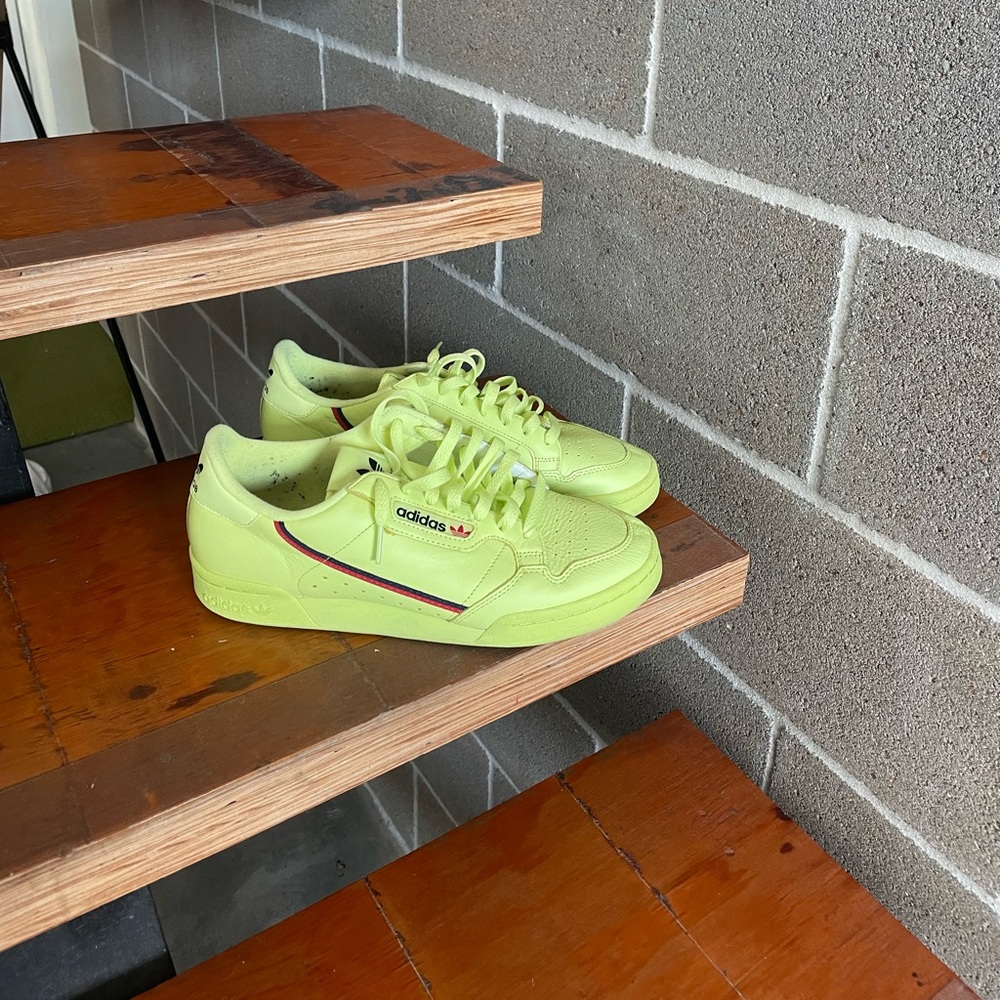 Adidas Continental Semi highlighter